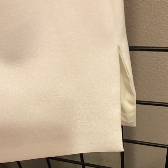 Carlisle Elegant White Blouse - Picture 9 of 11